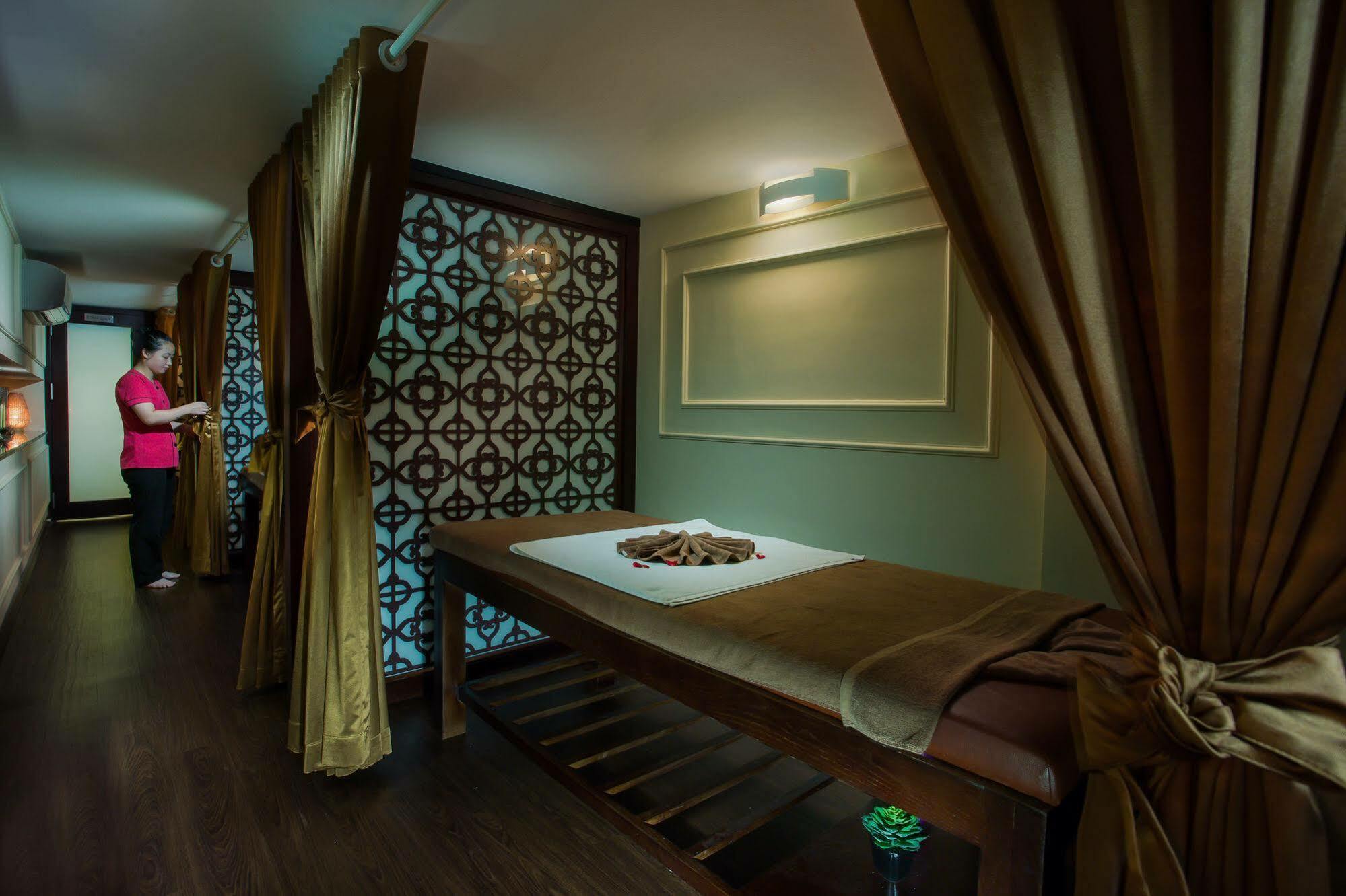 Ambassador Hanoi Hotel&Spa Hanói Exterior foto